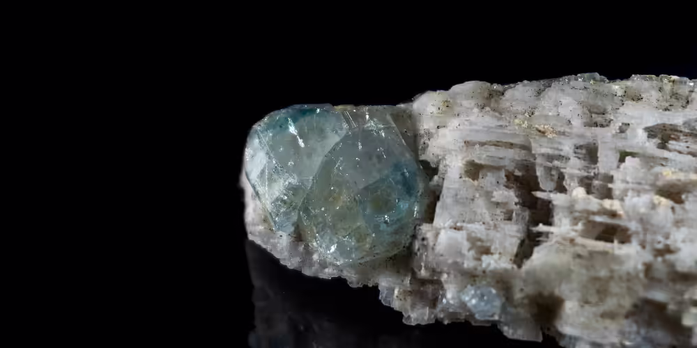 Indicolite: Properties, Uses and Virtues