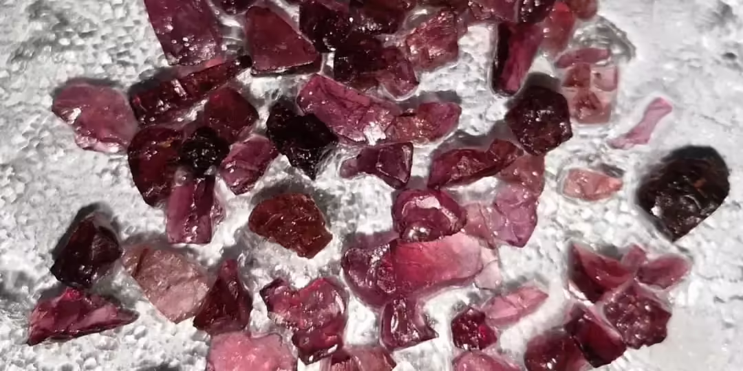 Uvarovite: Properties, Uses and Virtues