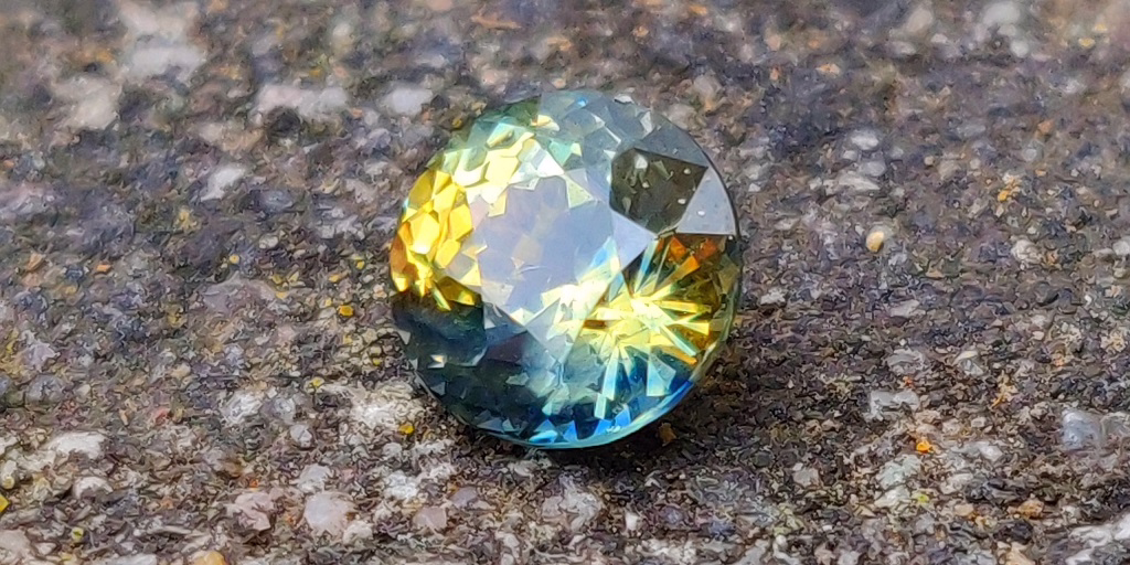 polychrome sapphires